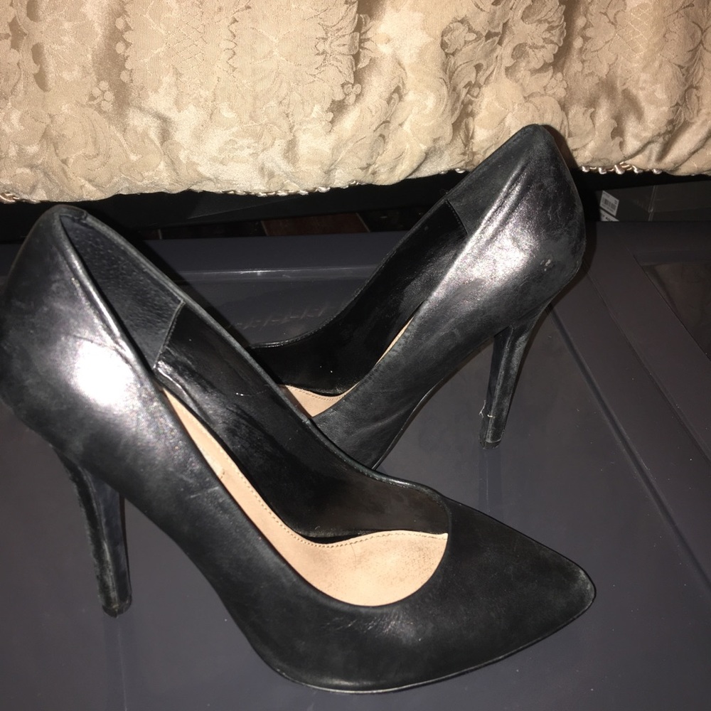 Steve Madden black pumps